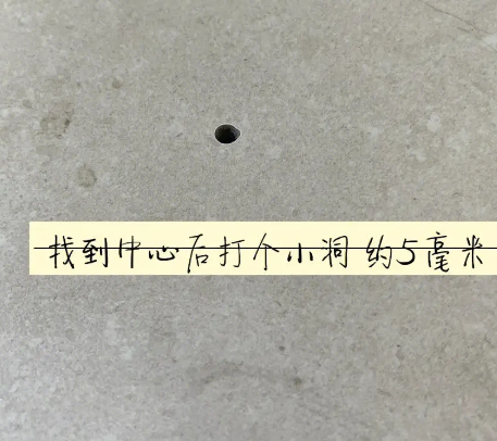 北关瓷砖空鼓维修公司专业解答在瓷砖铺贴过程中，如果砂料搅拌不均匀，将会带来以下问题