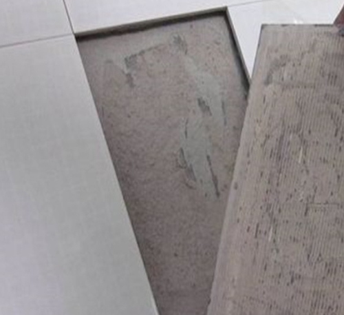 北关瓷砖空鼓维修公司分享瓷砖铺贴时如果打浆（即涂抹在瓷砖背面和基层上的砂浆或瓷砖胶）过少，会带来以下问题